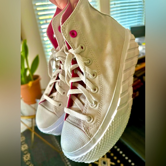 WOMENS CONVERSE PLATFORM SNEAKERS! - Picture 1 of 4